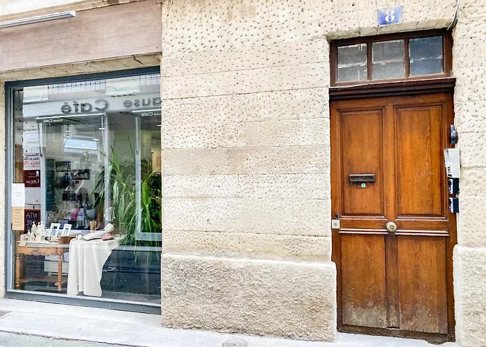 Appartement 1er étage piéton Place de la Pierre